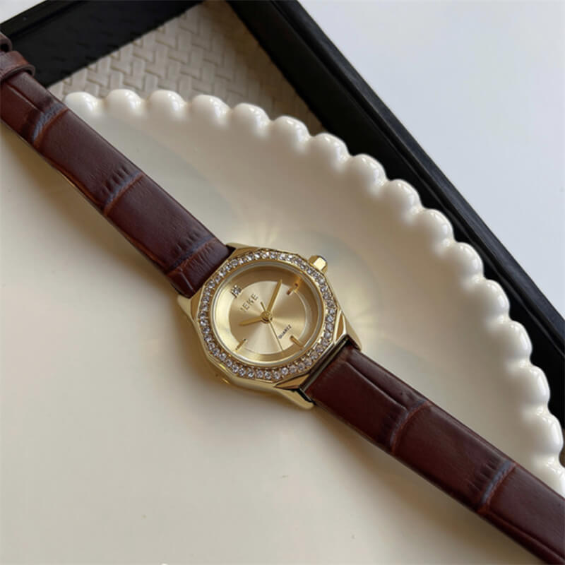 Vintage Style Brown/ Black Round Leather Women’s Watch