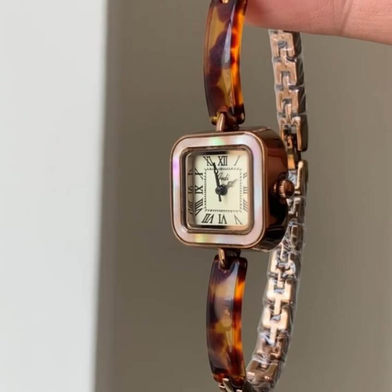 Vintage Style Gold Square Face Bracelet Watch For Women