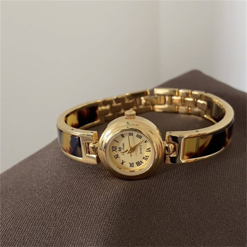 Vintage Style Small Round White Face Bracelet Women's Watch
