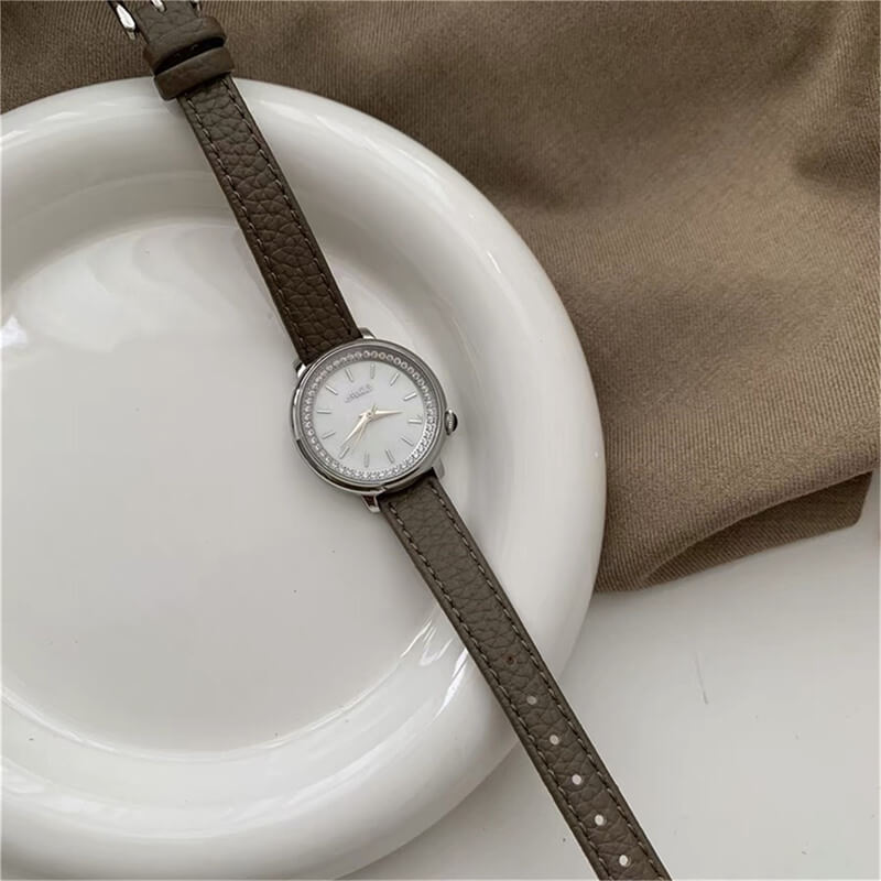 Round Face Leather Ladies Watch