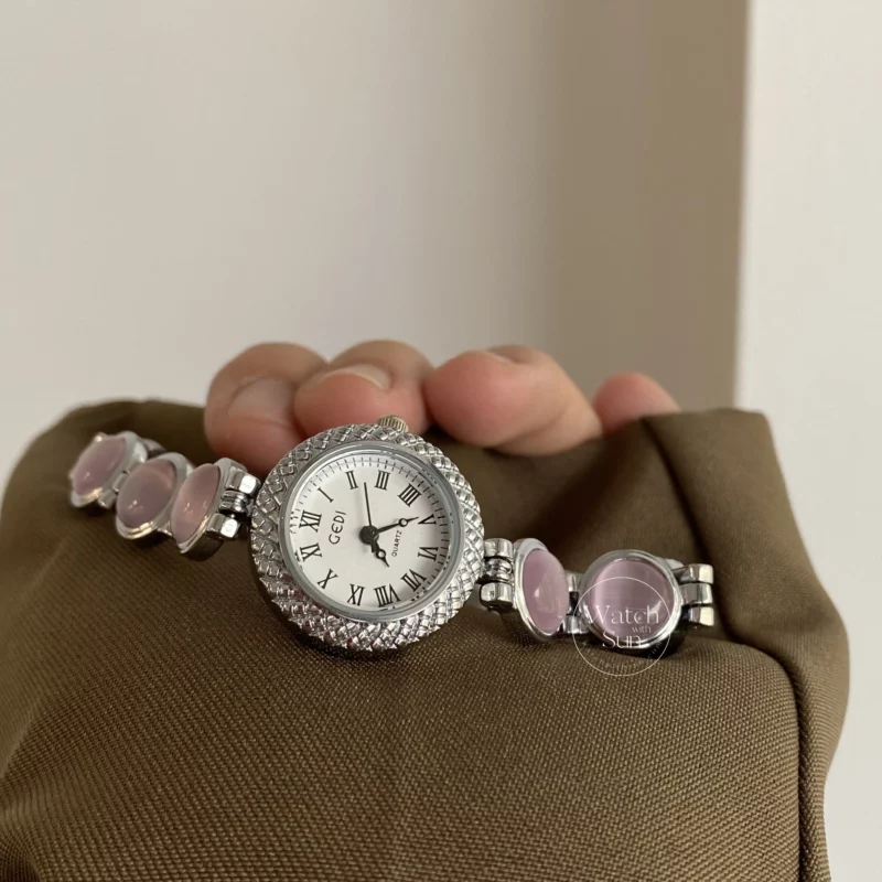 Vintage Round Blue/Purple Cat's Eye Bracelet Watch