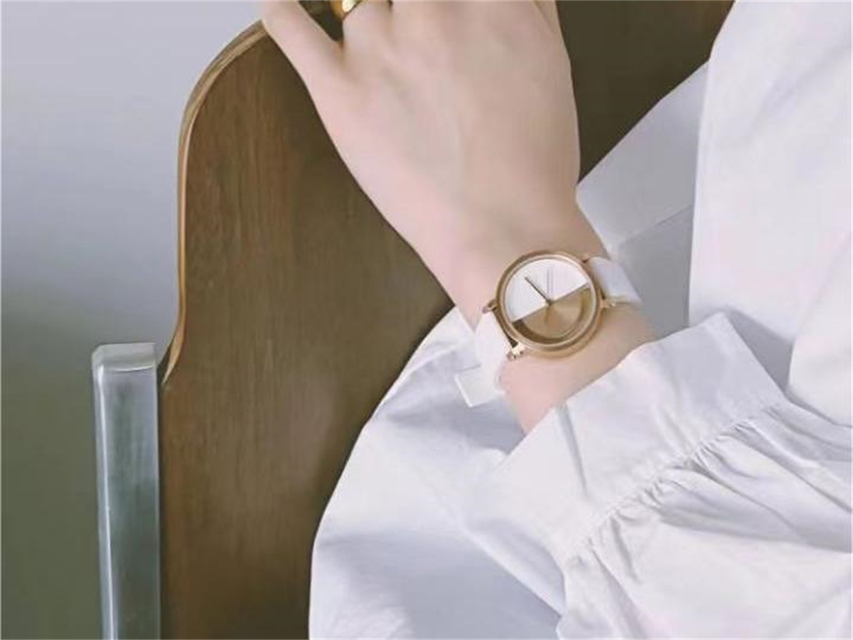 women's vintage style watch
