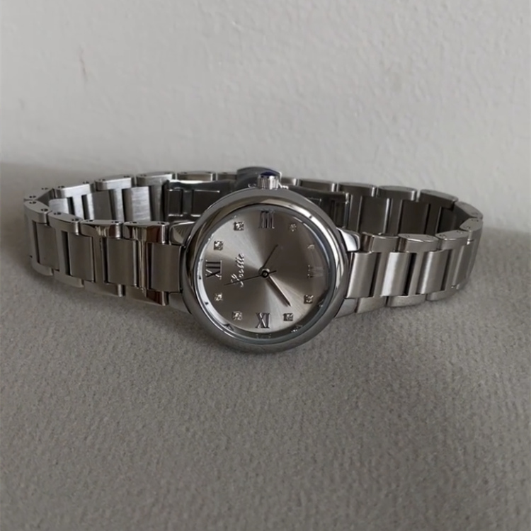 Chic Round Face Silver Chain Watch for Women