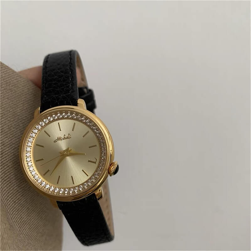 Round Face Leather Ladies Watch