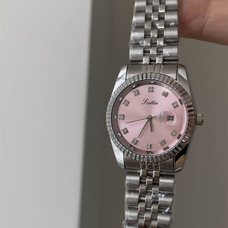 Chic Style Silver-Pink Round Bracelet Watch for Women