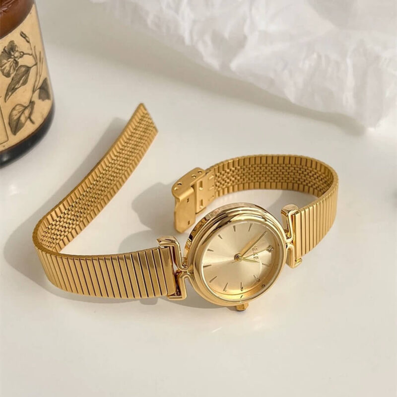 Dainty Round Face Golden Bracelet Watch