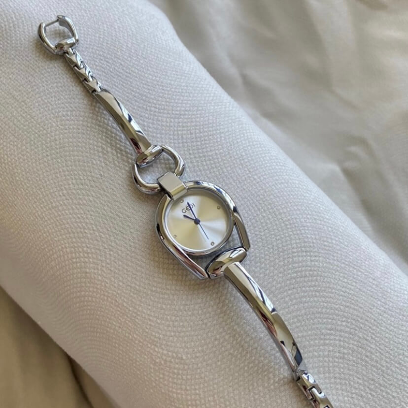 vintage round watch