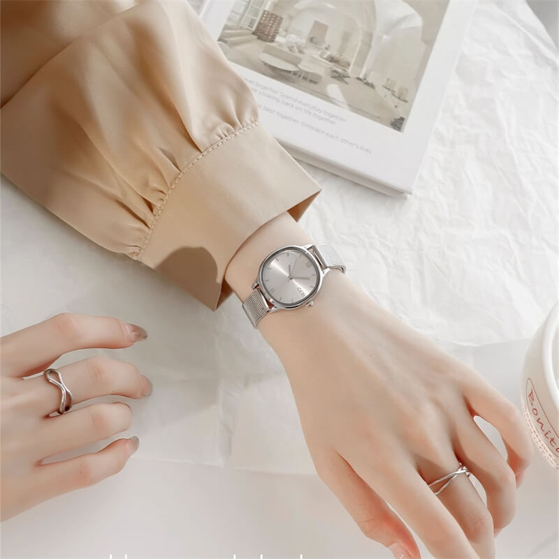 Minimalist Style Silver Round Mesh Strap Quartz Watch