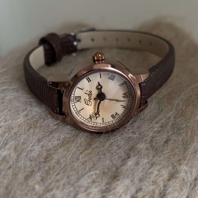 Vintage Style Round Face Brown Leather Watch