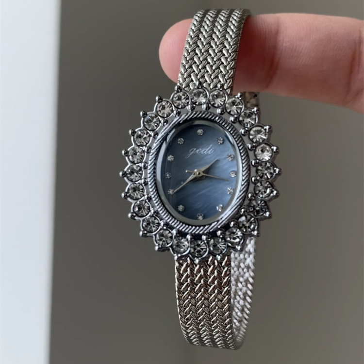 Vintage Style Silver-Blue Oval Face Bracelet Watch