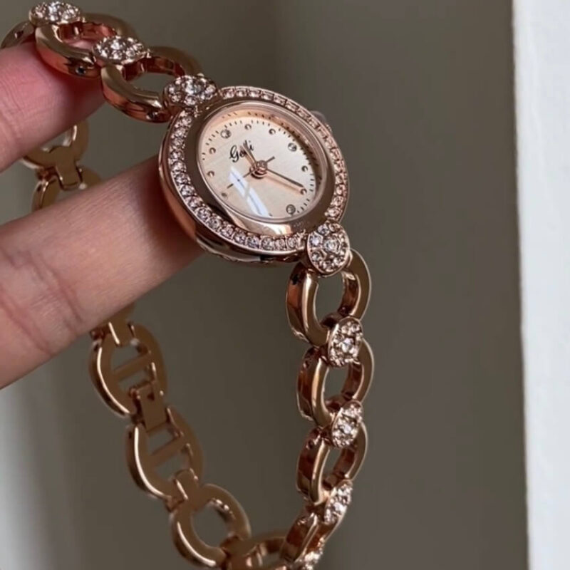Vintage Style Dainty Round Face Rose Gold Bracelet Watch for Women