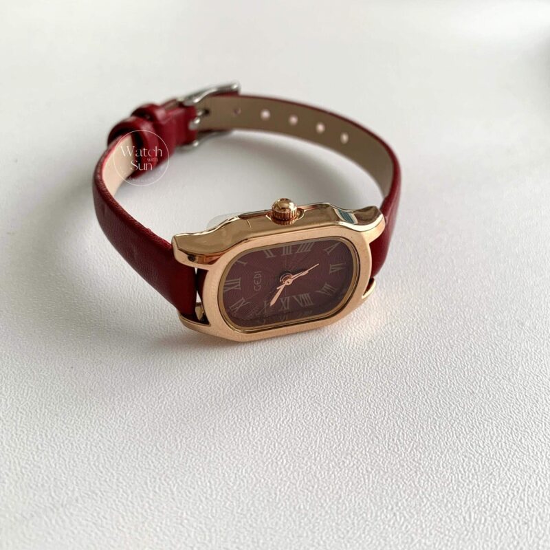 Minimalist Style Oval Face Red Leather Women‘s Watch