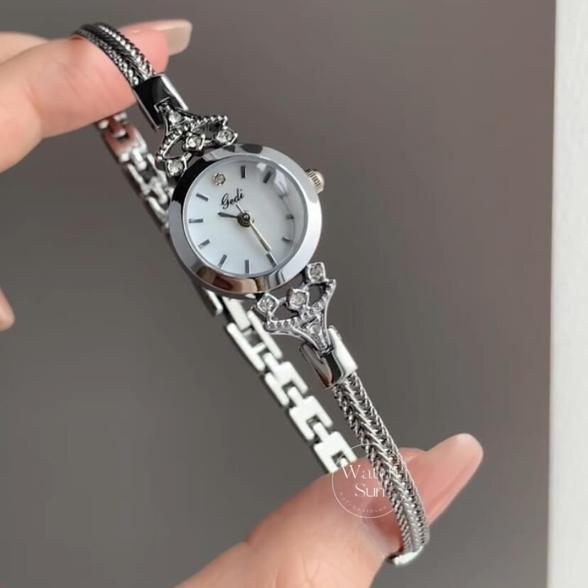 Chic Round Small Mother-of-Pearl Dial Face Thin Bracelet Watch
