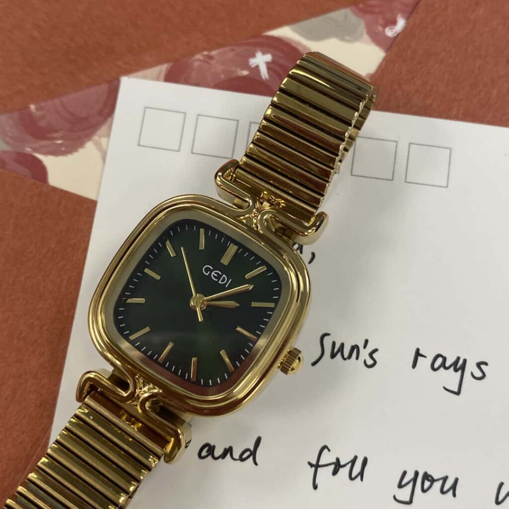 Temperament And Fully-jewelled Quartz Small Golden Spike Small Square Plate Watch main image 1