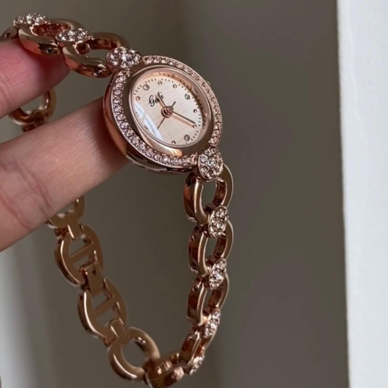 Vintage Style Dainty Round Face Rose Gold Bracelet Watch for Women