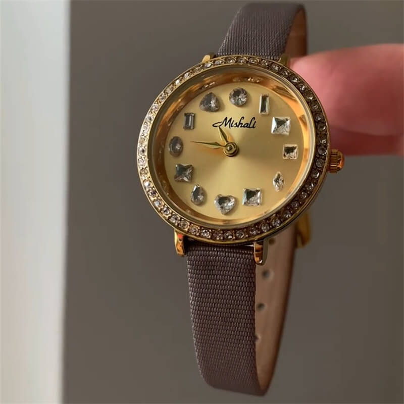Vintage Style Gold Round Face Watch For Ladies