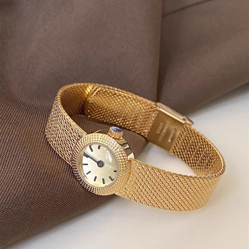 Vintage Gold/Silver Round Face Wristwatch for Women