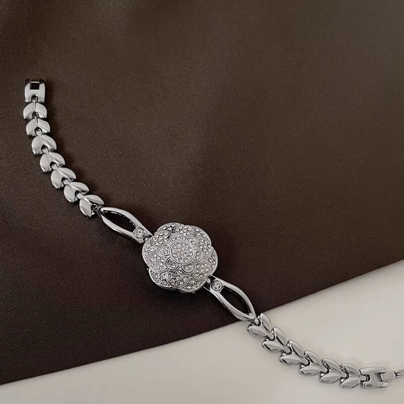 Vintage Silver Flower Shape Bracelet Watch