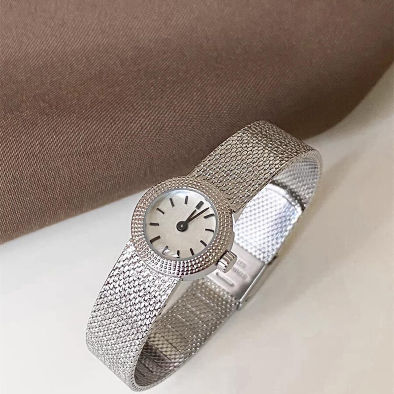 Vintage Gold/Silver Round Face Wristwatch for Women