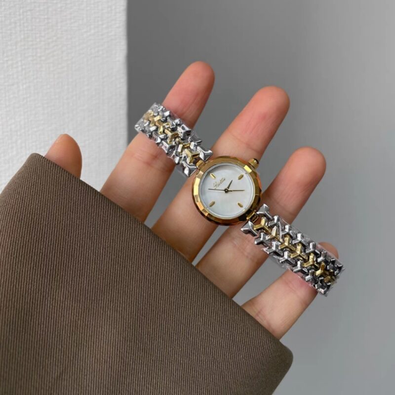 Cool Mother of Pearl Round Face Gold＆Silver Two-tone Bracelet Women‘s Watch