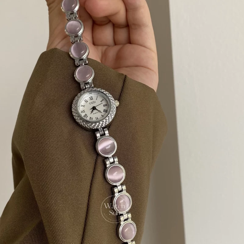 Vintage Round Blue/Purple Cat's Eye Bracelet Watch