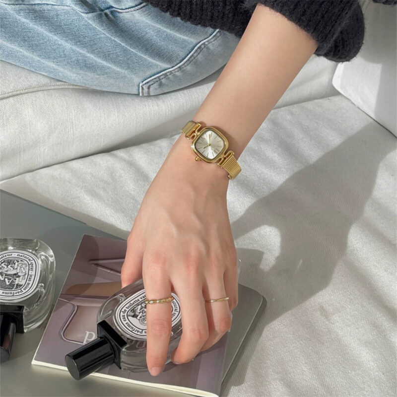 Minimalist Style Square Face Ladies Bracelet Watch