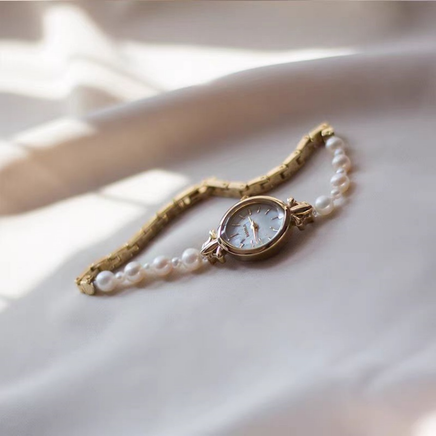 WatchwithSun Vintage Style Round Face Pearl Chain Women's Watch