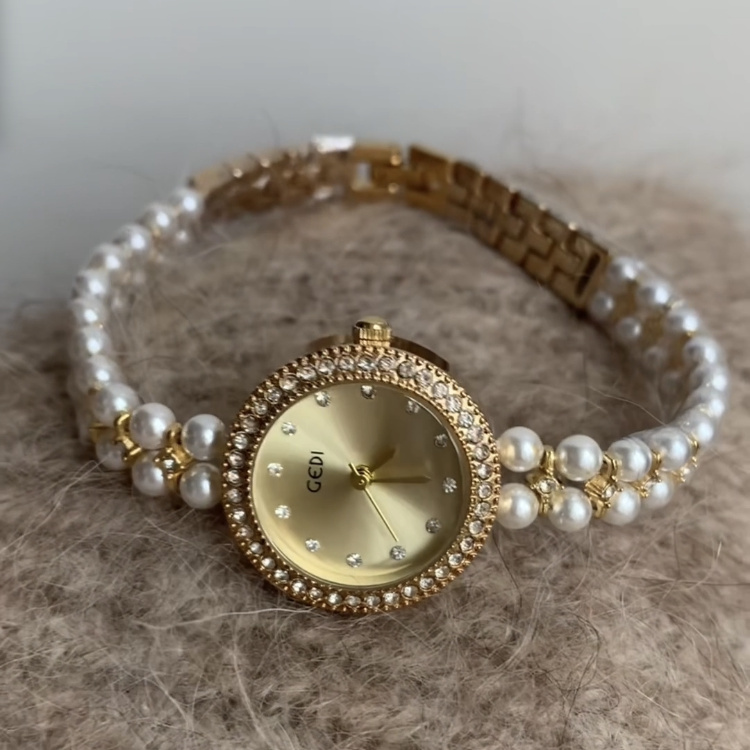 Elegant Pearl Chain Women's Watch | Perfect Blend of Style and Sophistication