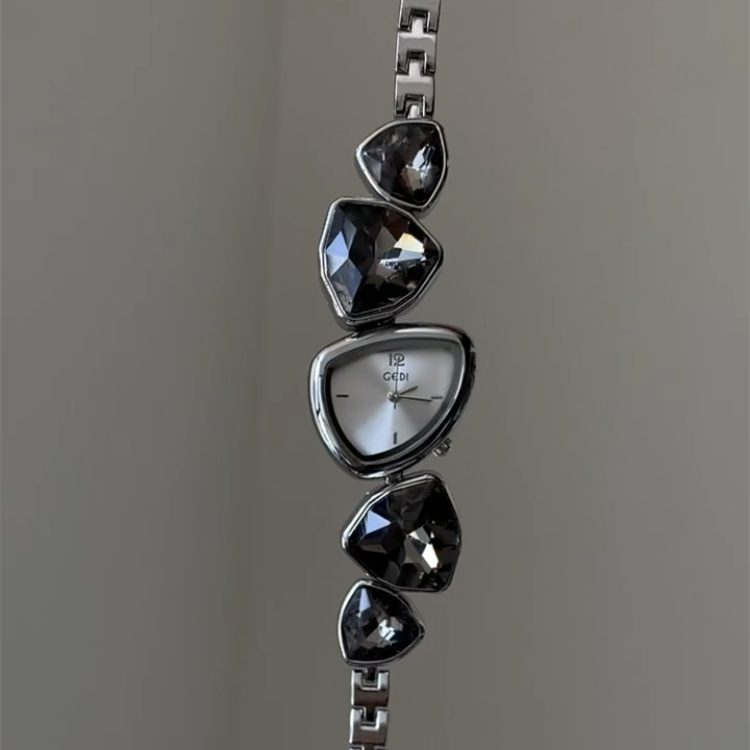 Vintage Black/Green Irregular Face Bracelet Watch