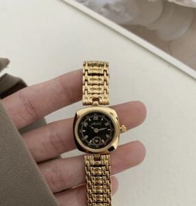 Vintage Style Square Face Gold/Silver Bracelet Watch for Women