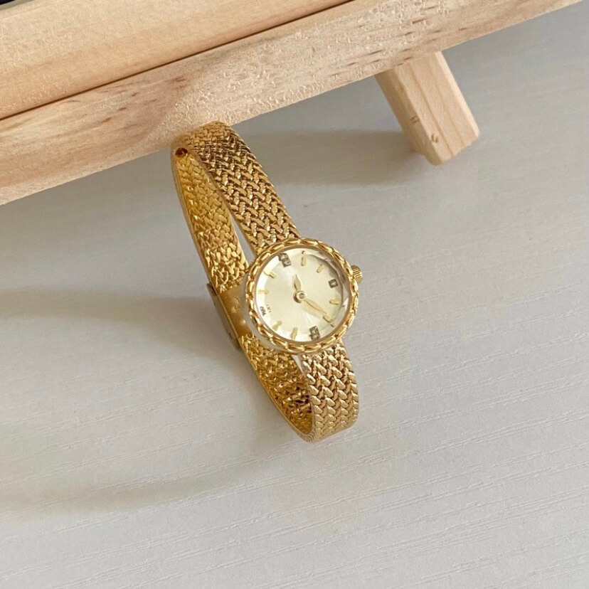 vintage round watch