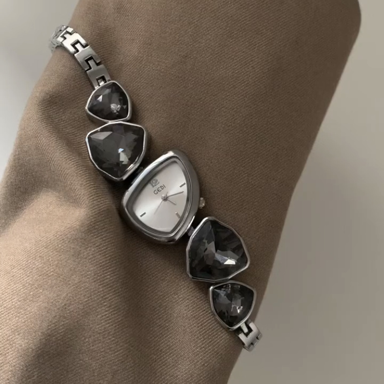 Vintage Black/Green Irregular Face Bracelet Watch
