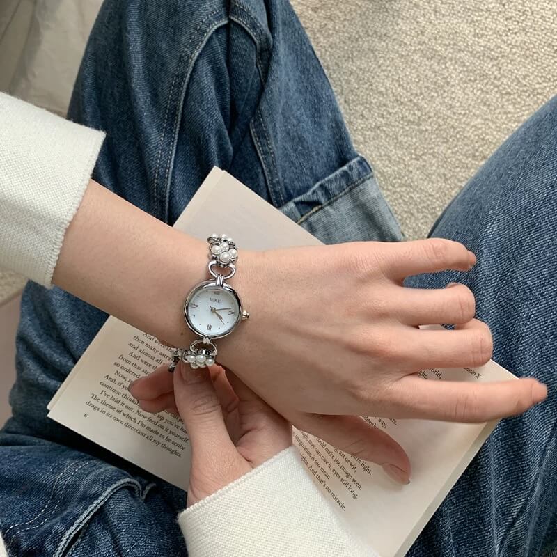 Round Face Chic Pearl Bracelet Watch