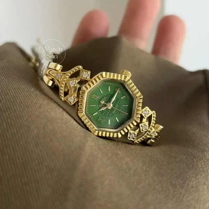 Vintage Style Emerald Green Color Dial Gold Bracelet Watch