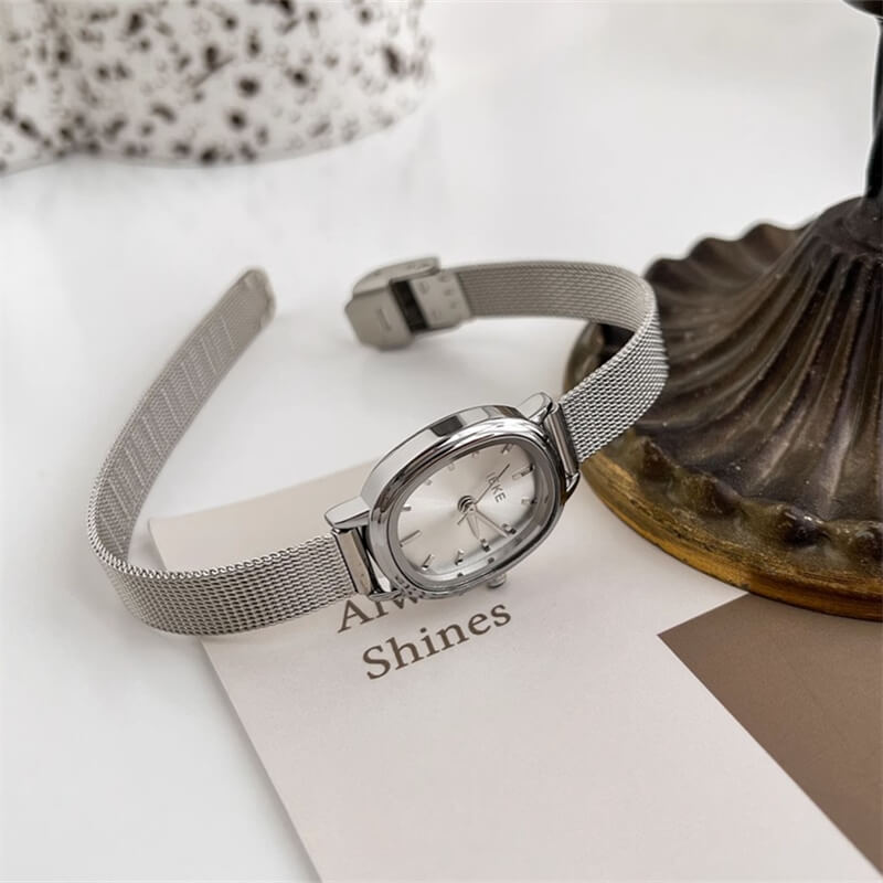 Chic Silver Oval Dial Stainless Steel Women’s Watch