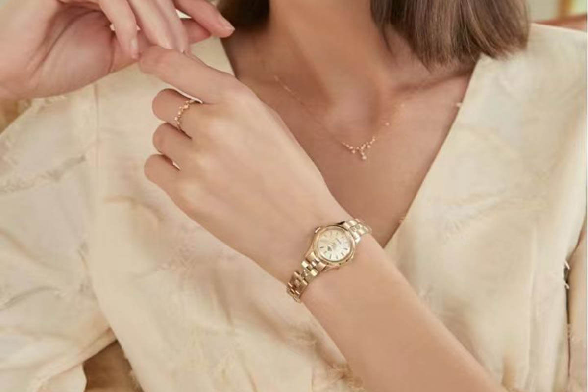 women's vintage style watch