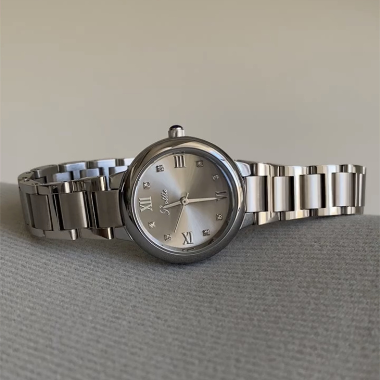 Chic Round Face Silver Chain Watch for Women