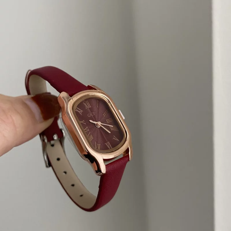 Minimalist Style Oval Face Red Leather Women‘s Watch