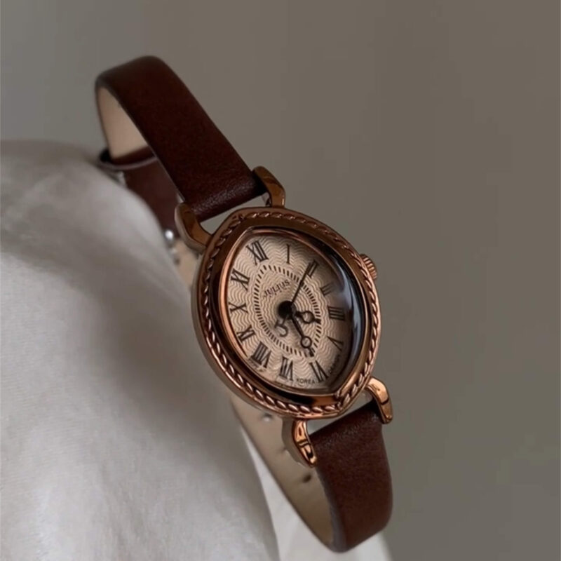 Vintage Brown Bucket-Shaped Leather Watch