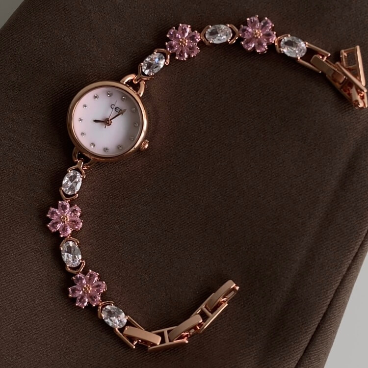 Dainty Gold Round Stainless Steel Bracelet Ladies Watch