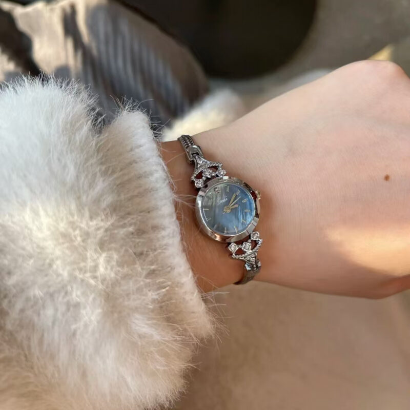 Chic Blue Small Round Face Bracelet Watch