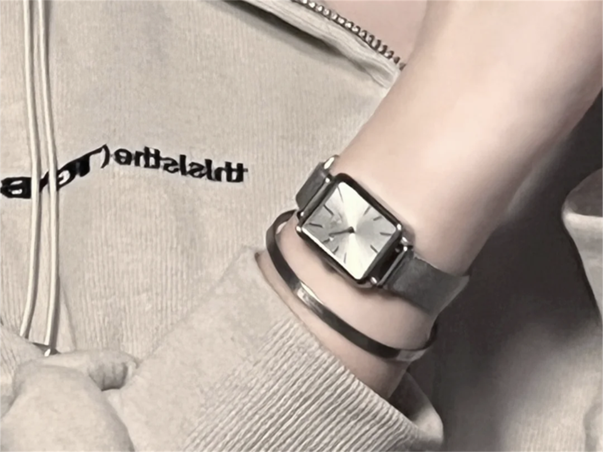 women's vintage style watch