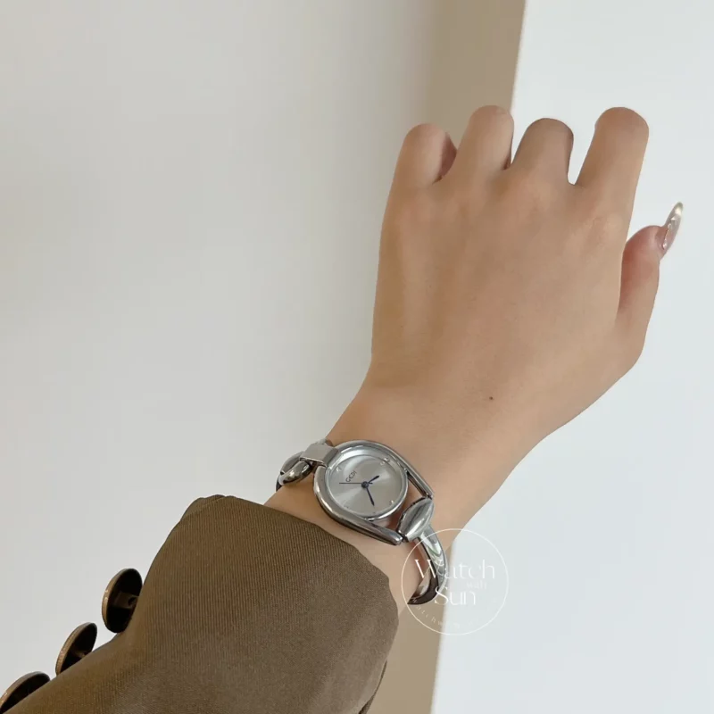 Classic Golden Round Women's Bracelet Watch