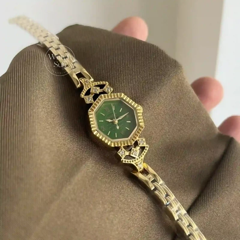 Vintage Style Emerald Green Color Dial Gold Bracelet Watch