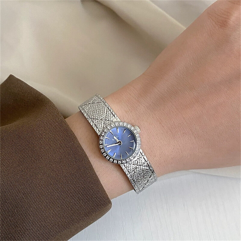 Round Face Silver Blue Bracelet Watch