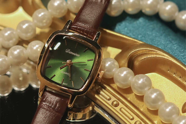 Classic Green Square Leather Watch