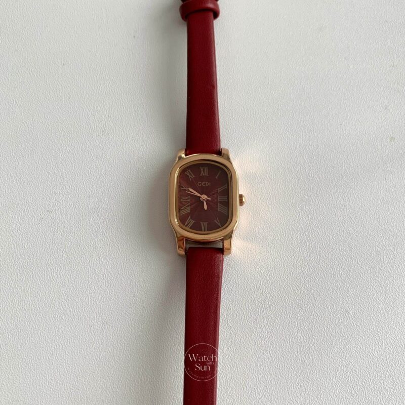 Minimalist Style Oval Face Red Leather Women‘s Watch