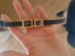 Chic Style Black-Gold Rectangle Flowy Pearl Women’s Watch