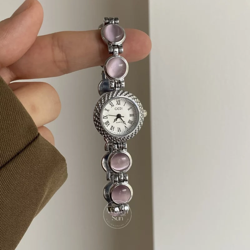 Vintage Round Blue/Purple Cat's Eye Bracelet Watch