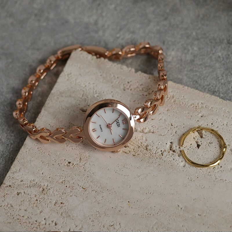 Vintage Style Gold/Silver Round Bracelet Watch